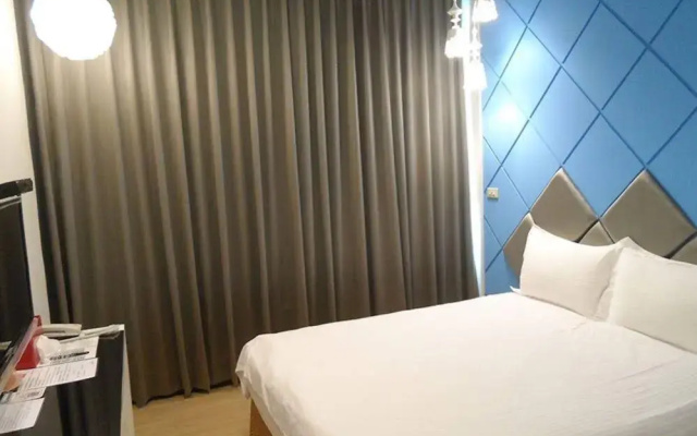 Lightness Hotel