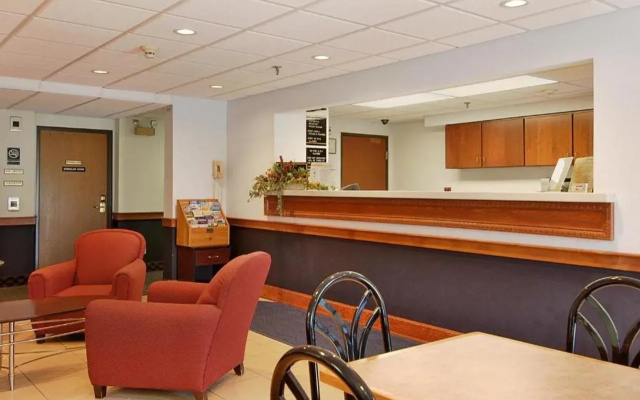 Super 8 by Wyndham Manchester TN