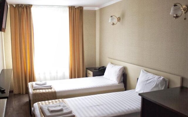 Azamat Hotel