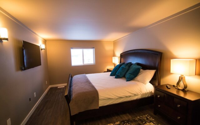 Clipperton Suite by Revelstoke Vacations
