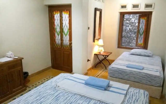 Omah Pitoe Guest House