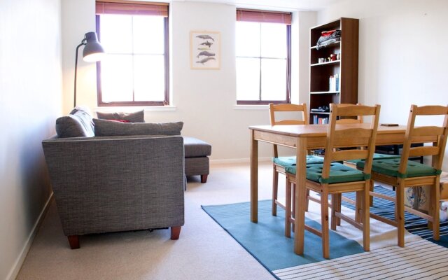 Spacious 2 Bedroom Flat