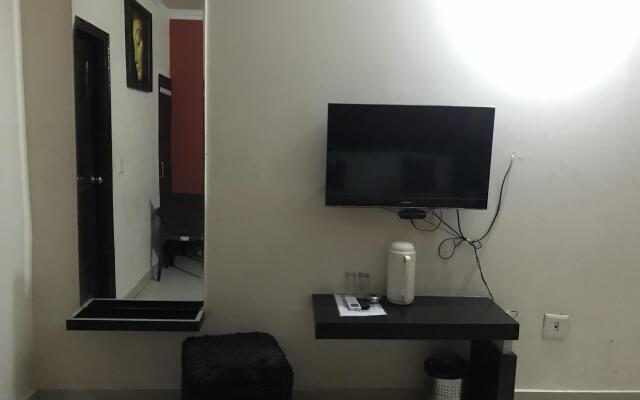 OYO 27864 Hotel Samrat
