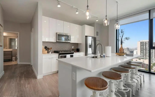 Cloud9 - River North at Aurelien