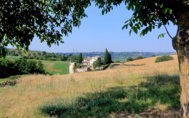 Trianon Country