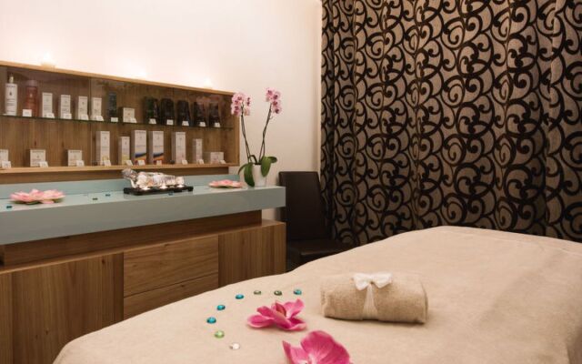 CGH Résidence & Spa La Napoléon (MNV101)