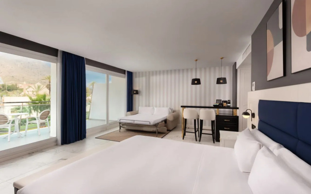 Grand Luxor Hotel & Village
