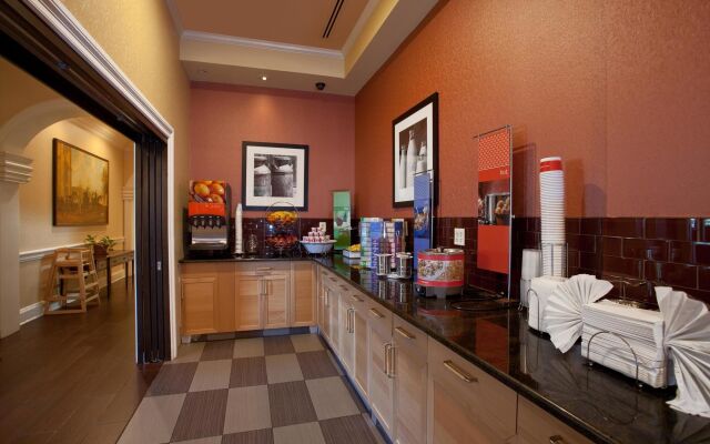 Hampton Inn & Suites Stamford