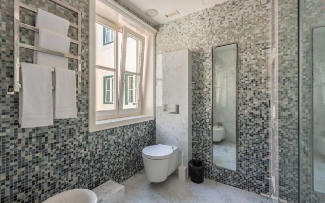 Luxury 3BR Duplex 240m2 City Center PRK