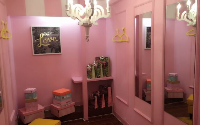 We Love Hotel Shanghai Taopu Branch