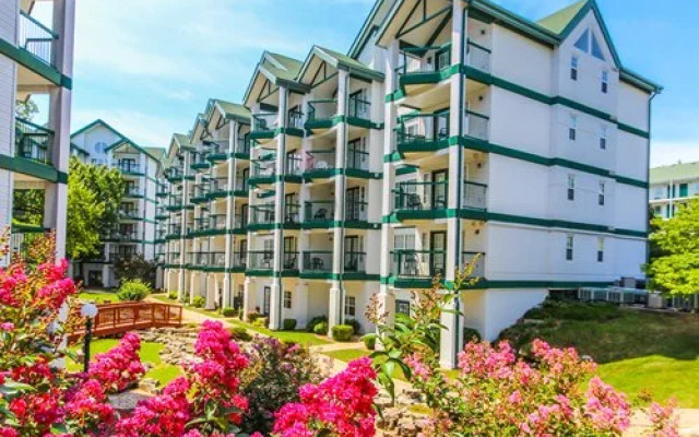 Surrey Vacation Resort/Carriage Place