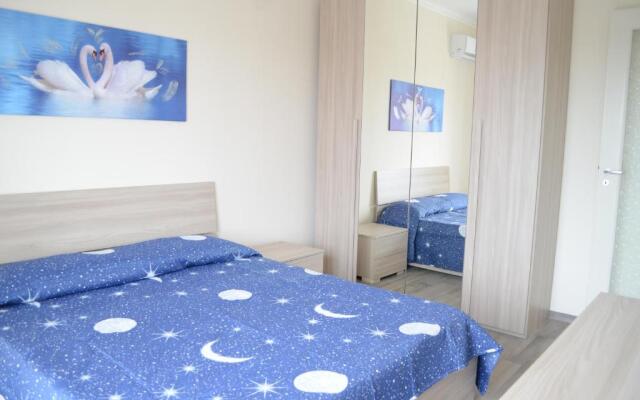 Fondachello Beach House 1