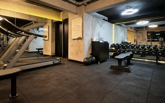 Zeno Suites Hotel