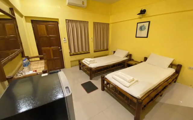 Sawasdee Lagoon Camping & Restaurant