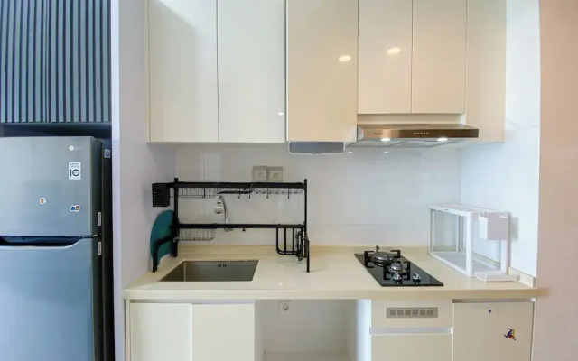 Relaxing And Strategic 2Br At Sky House Bsd Apartment