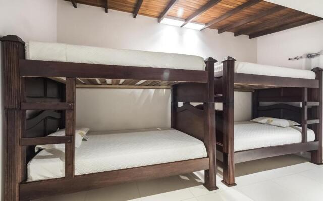 3H HOTEL Av 70