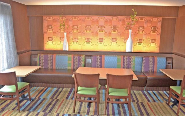 Fairfield Inn and Suites by Marriott Denver Aurora/ Medical Center