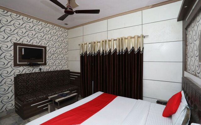 OYO 29411 Hotel Vanshika
