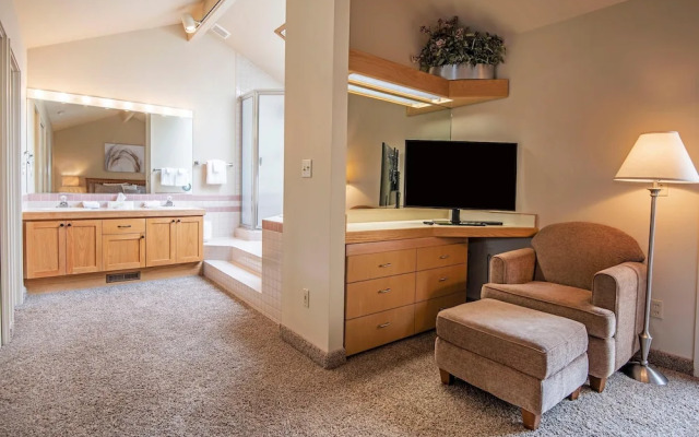 Eagle Crest on the Green