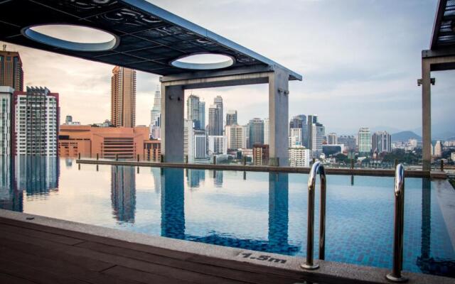 D'Majestic Place by Widebed