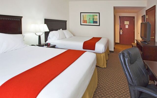 Holiday Inn Express & Suites Bartow