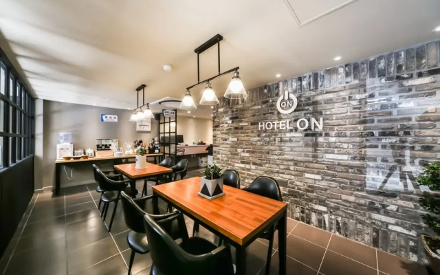 Hotel On