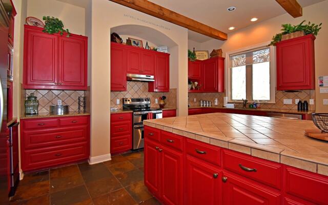 Pet-friendly Oasis in Gated Community!