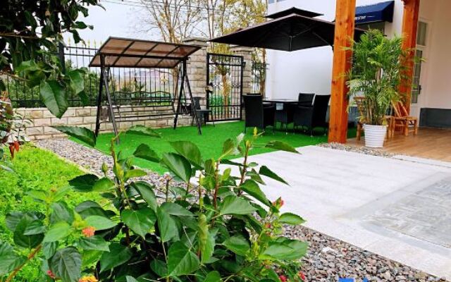 YiJiang ChunShe Guesthouse
