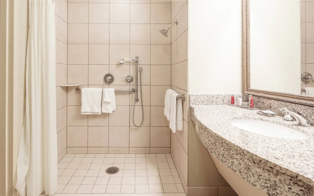 Renaissance Shoals Resort and Spa