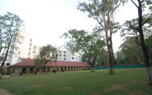 Chanakya BNR Hotel