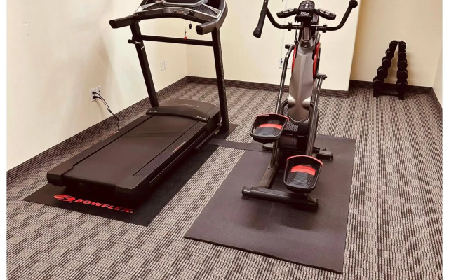 Aurora Park Inn & Suites