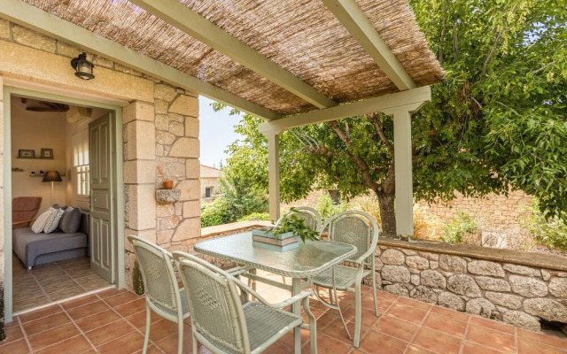 Lithos Stoupa Villas