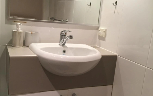 South Brisbane two beds two baths one parking