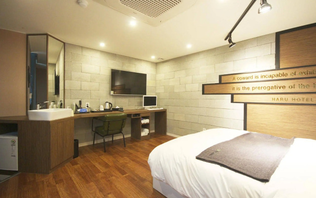 Haru Hotel