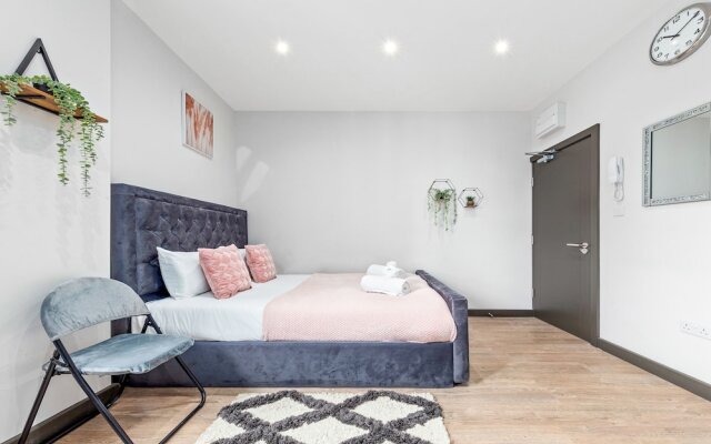 Serviced Ensuite Room Studio Sydenham London Se26