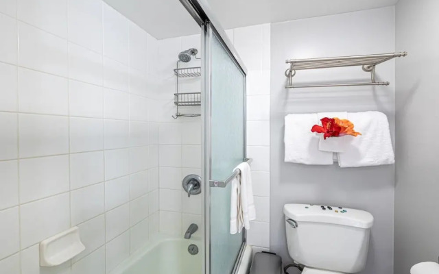 Valley Isle 1108b 2 Bedroom Condo by RedAwning