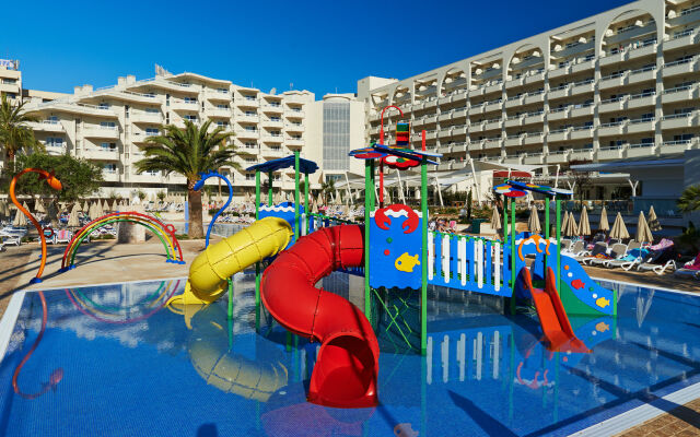 Hipotels Coma Gran Aparthotel