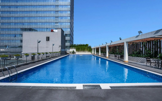 Guangzhou Pearl River International Hotel （Yijing Lu Metro Station）
