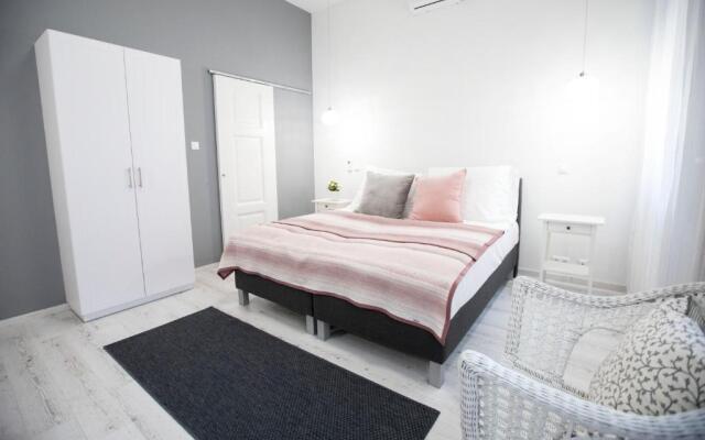 City Center Studio Apartmanok