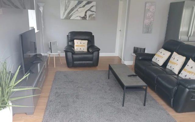 Beautiful and Secluded ,detached Garden Apartment