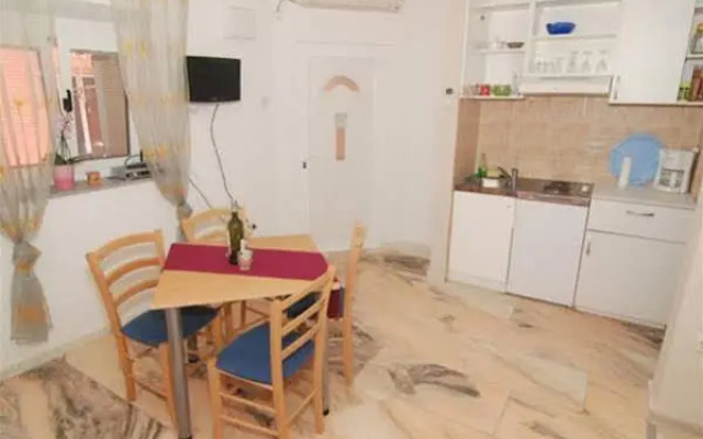 Studio Apartments Emotha