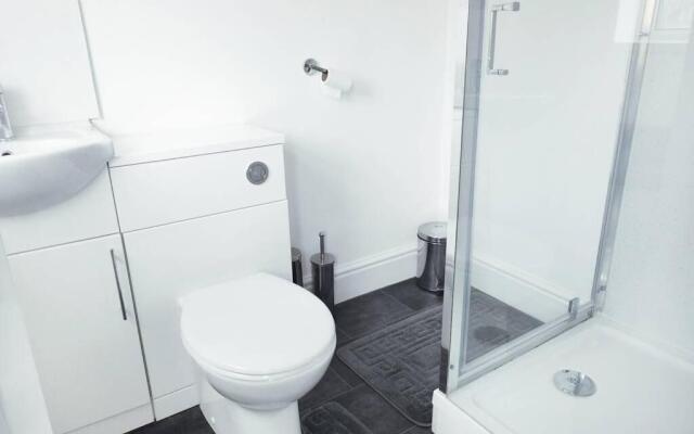 Outstanding and Spacious modern 4 bedroom house