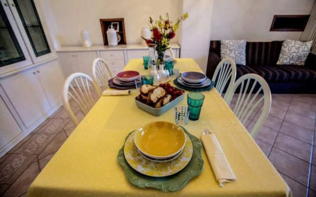 Esclusiva Villa a Ostuni con Piscina 1km dal Mare