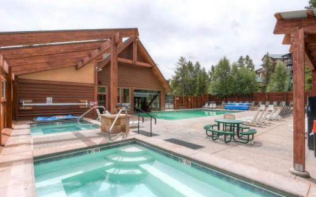 Cedars 18 - Ski-In/Ski-Out Apartment