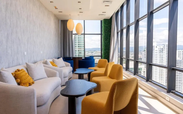Arcadia Condo Suites