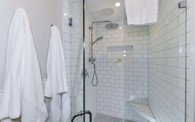 15 Fairways 2 Bedroom Condo by RedAwning