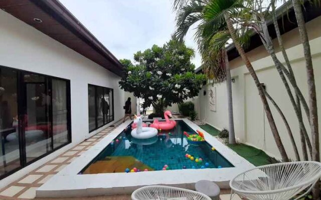 The Pool House Pattaya No.8