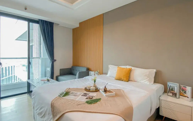 Cozy Designed Studio At Apartment Capitol Suites