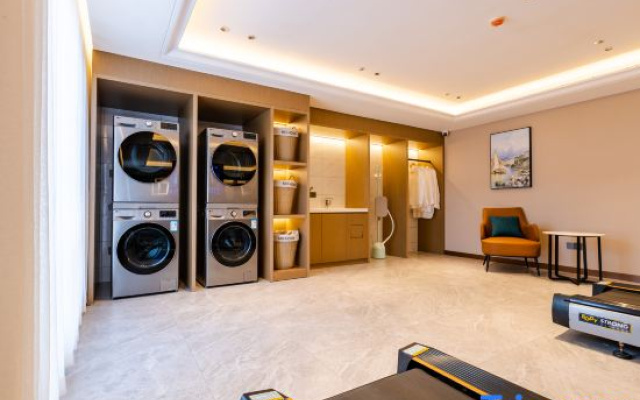 Vienna Hotel (Dalian Lushun Center Square Branch)