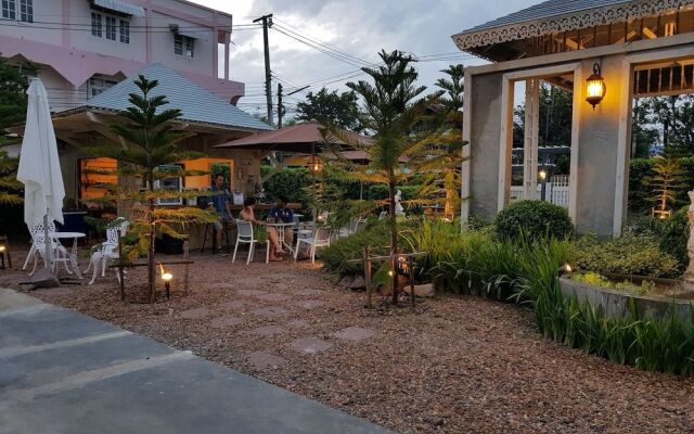 Toobs Hostel - Adults Only